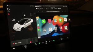 Apple's car software CarPlay in June