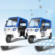 Mahindra Electric delivers Treo e-auto 